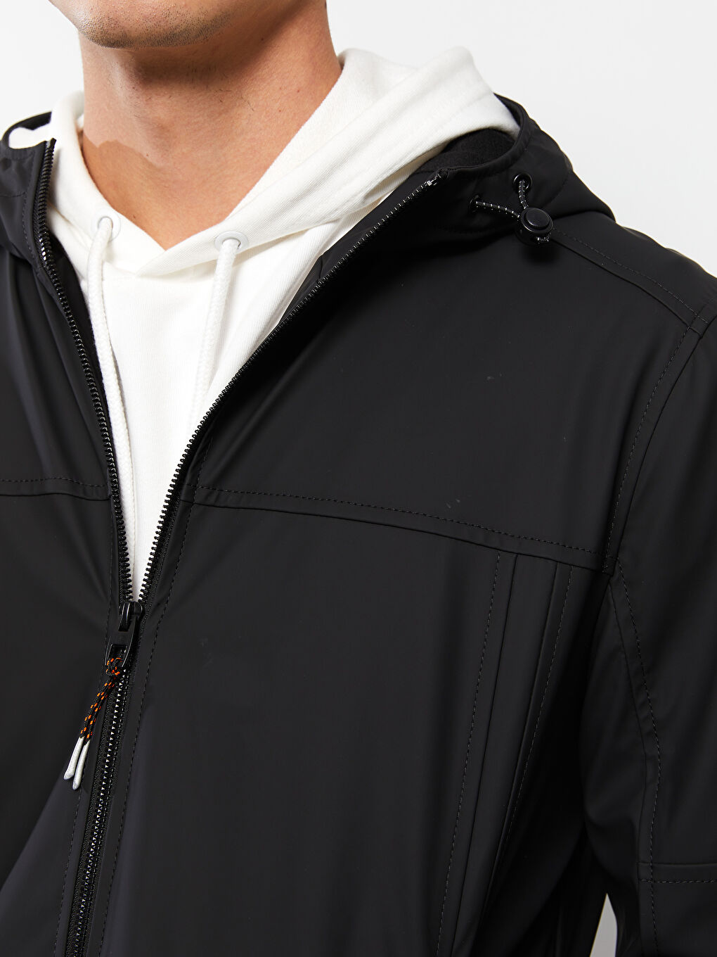 Siyah Standart Kalıp Kapüşonlu Erkek Yağmurluk-3