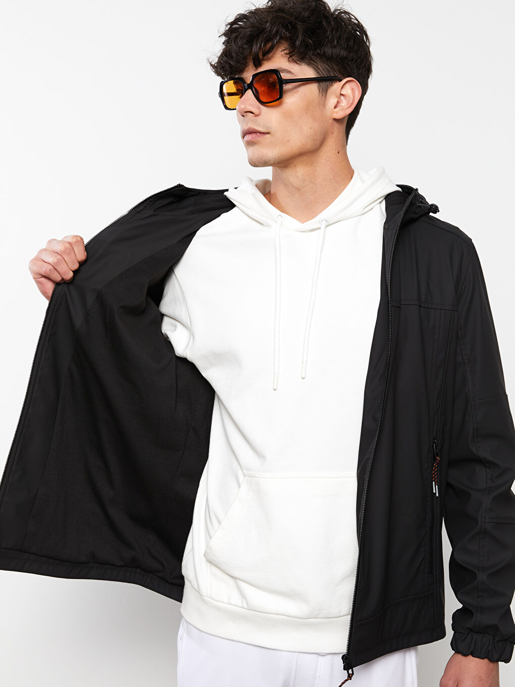 Siyah Standart Kalıp Kapüşonlu Erkek Deri Görünümlü Mont-2