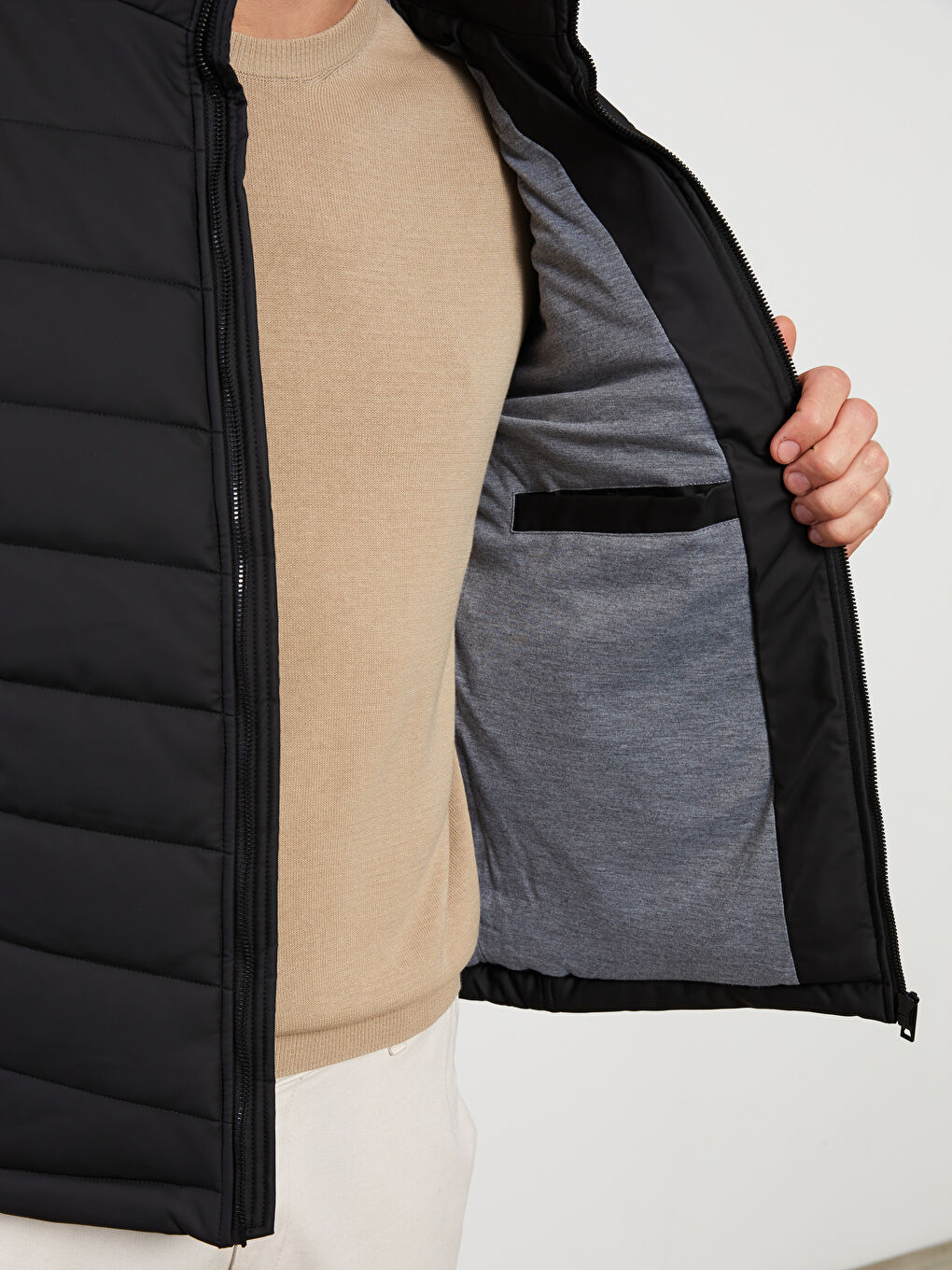 Siyah Standart Kalıp Dik Yaka Erkek Deri Görünümlü Mont-3