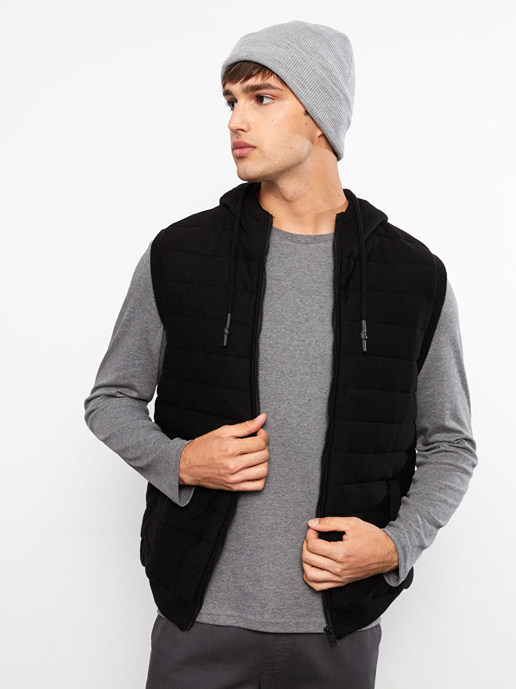 Slim Fit Hooded Men's Knitwear Vest-1