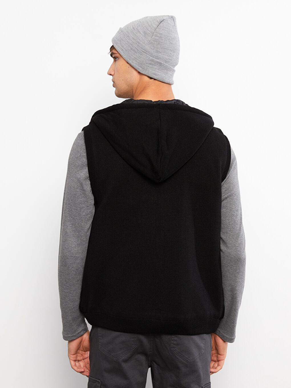 Slim Fit Hooded Men's Knitwear Vest-5