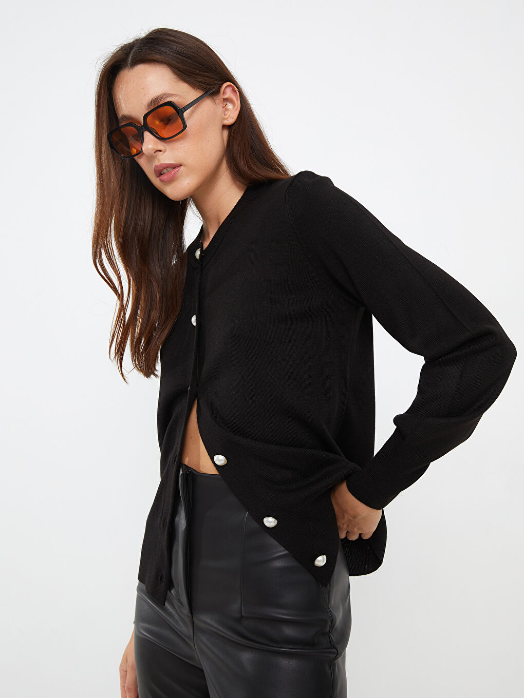 Siyah Bisiklet Yaka Düz Uzun Kollu Kadın Triko Hırka-1