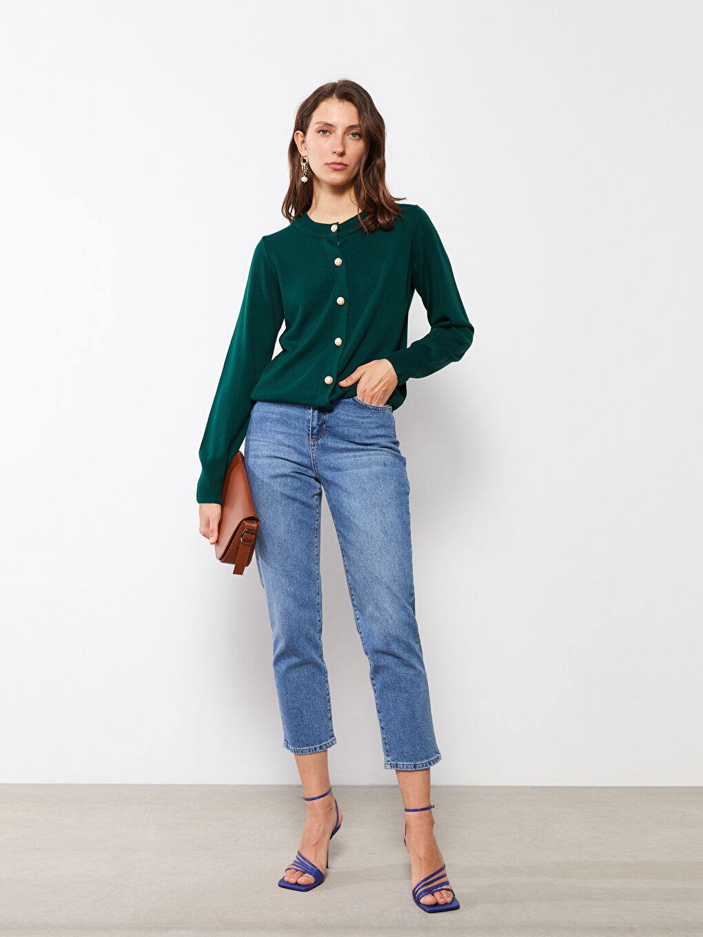 كارديجان تريكو كم طويل سادة بياقة دائرية للسيدات