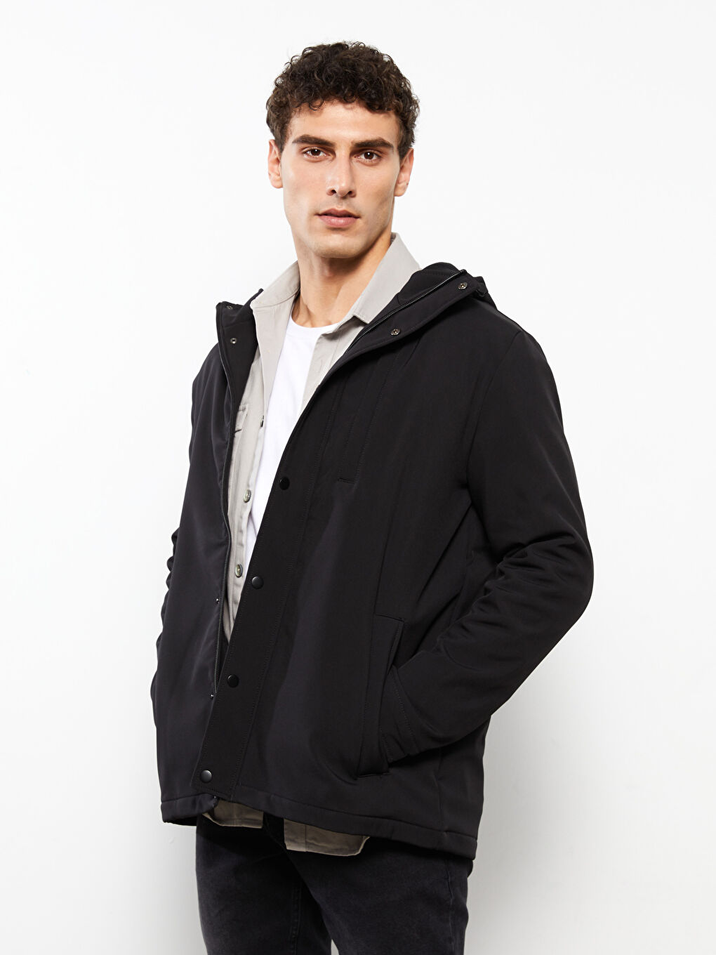 Siyah Standart Kalıp Kapüşonlu Erkek Yağmurluk