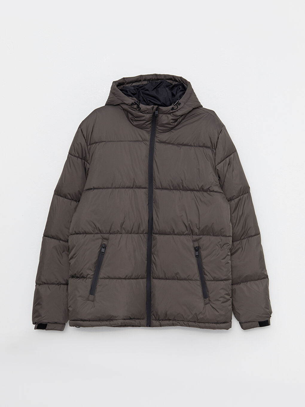 Пуховик стандартного кроя с капюшоном для мужчин-5