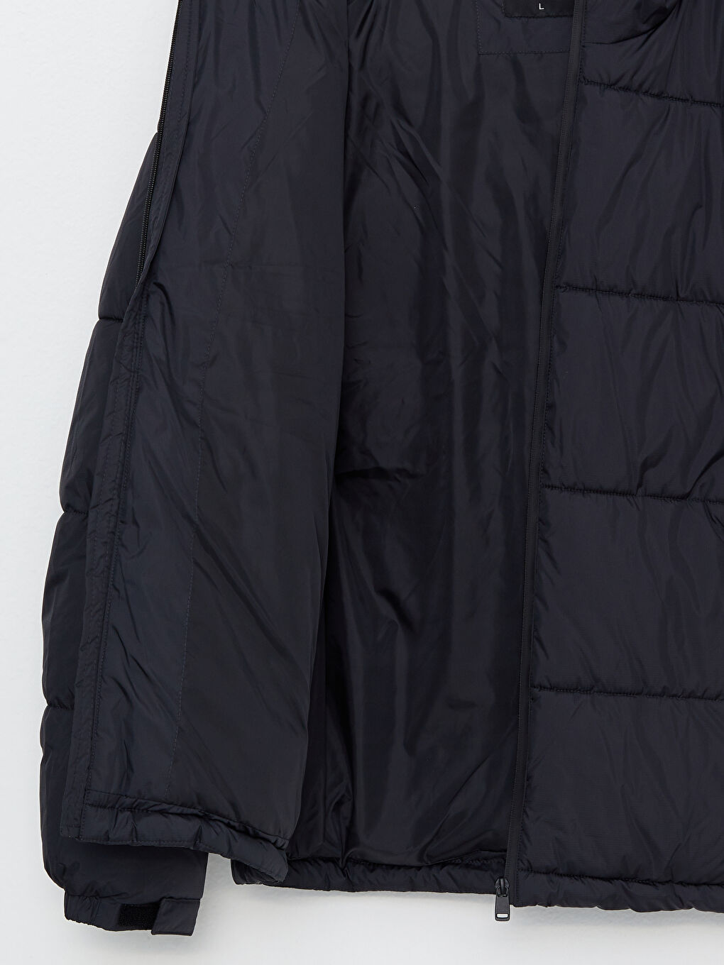 Siyah Standart Kalıp Kapüşonlu Erkek Şişme Mont-7