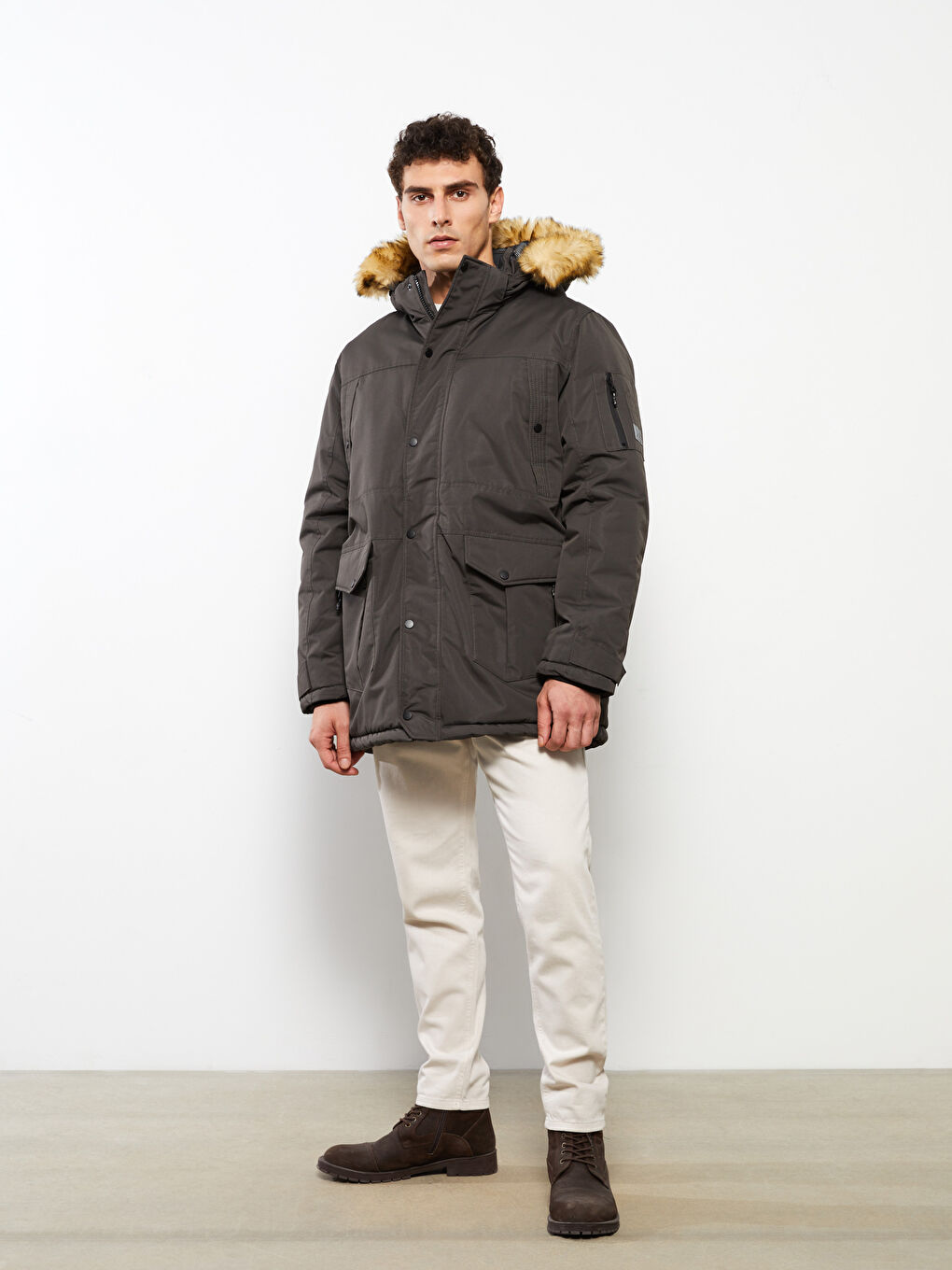 Haki Standart Kalıp Kapüşonlu Erkek Parka