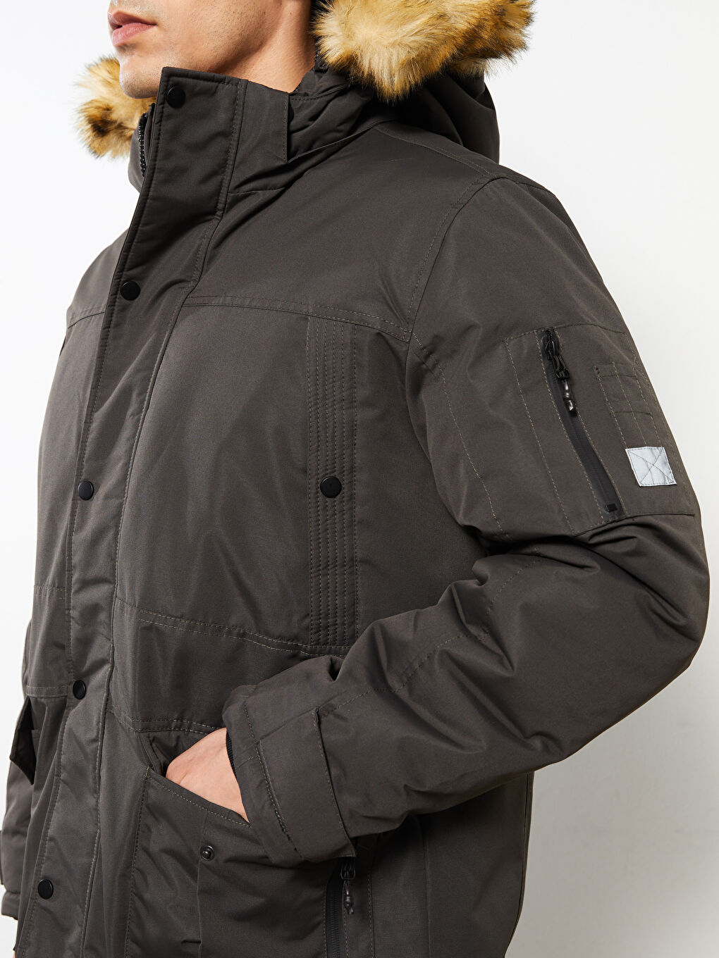 Haki Standart Kalıp Kapüşonlu Erkek Parka-3