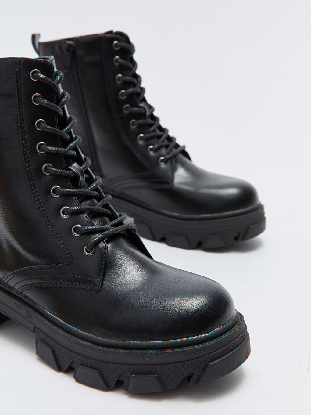 LCW Women's Leather Look Lace-Up and Zipper Boots -W21361Z8-HUC
