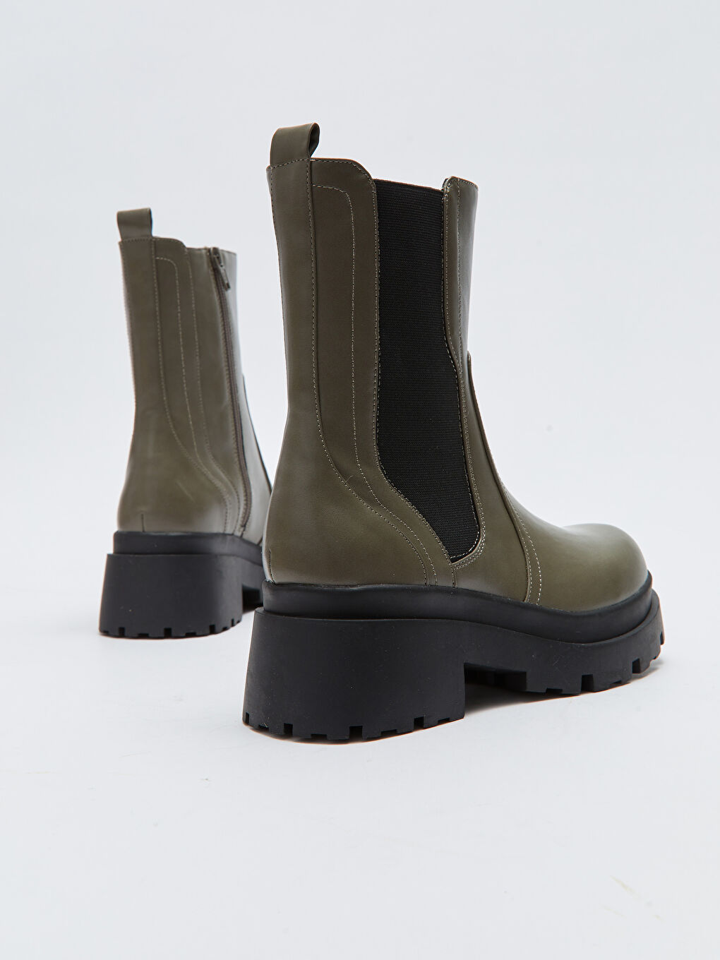 Deri Görünümlü Fermuarlı Kadın Bot-4