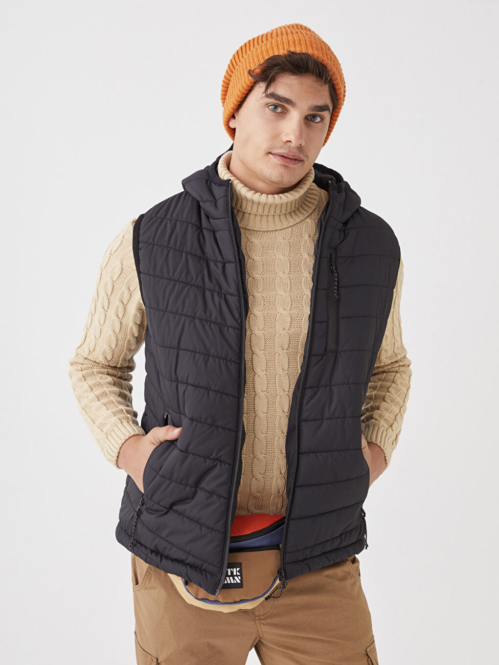 Regular Fit Hooded Men's Puffer Gilet-1