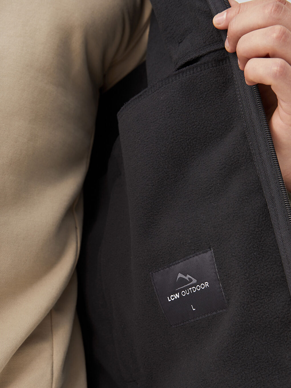 Siyah Standart Kalıp Kapüşonlu Erkek Yağmurluk-4