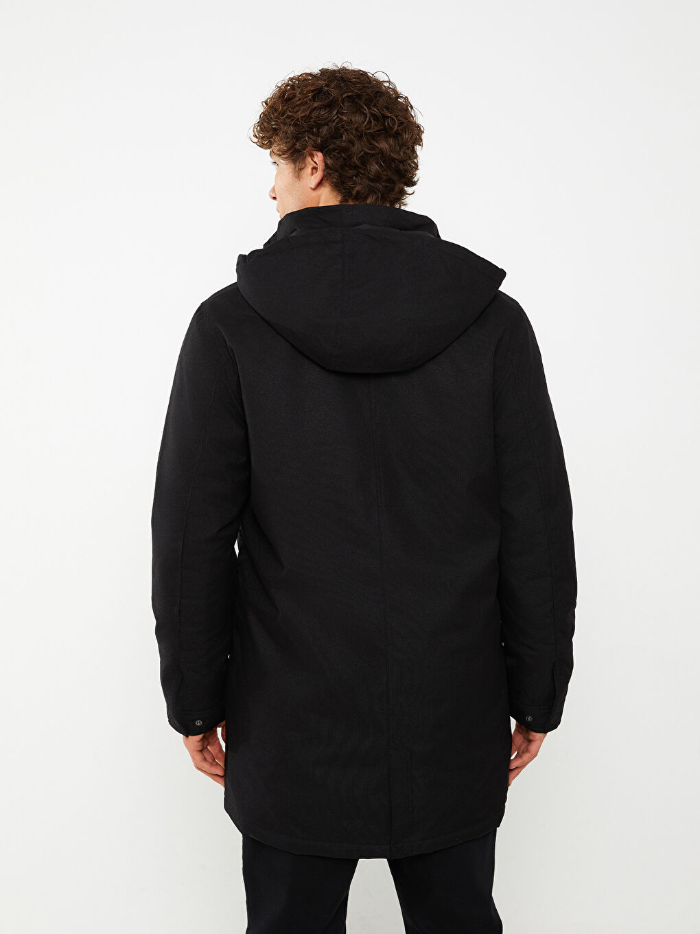 Siyah Standart Kalıp Kapüşonlu Erkek Mont-5