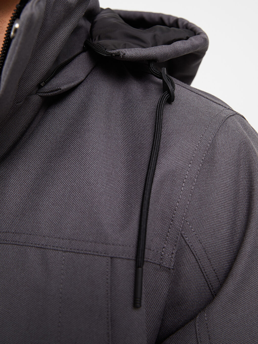 Gri Standart Kalıp Kapüşonlu Erkek Mont-5