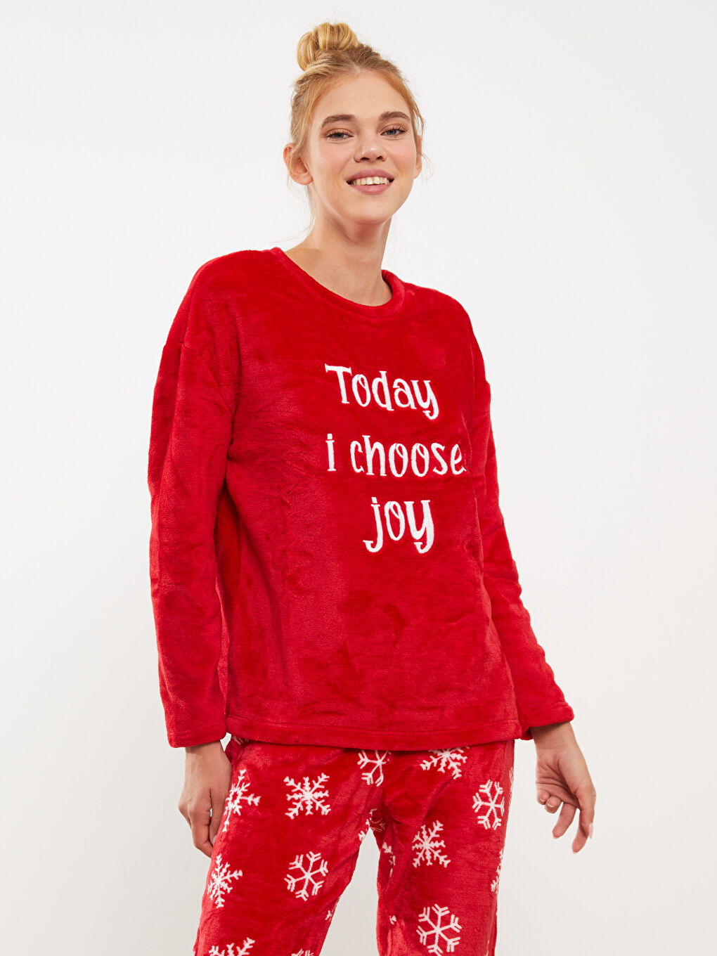 Kırmızı Bisiklet Yaka Yılbaşı Temalı Uzun Kollu Pelüş Kadın Pijama Takımı-2