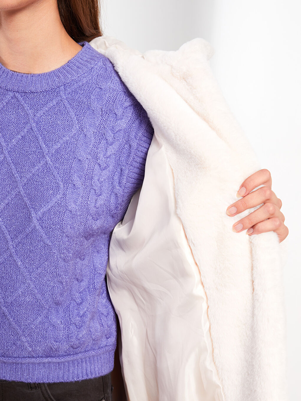 Ekru Kapüşonlu Düz Uzun Kollu Kadın Pelüş Kaban-4