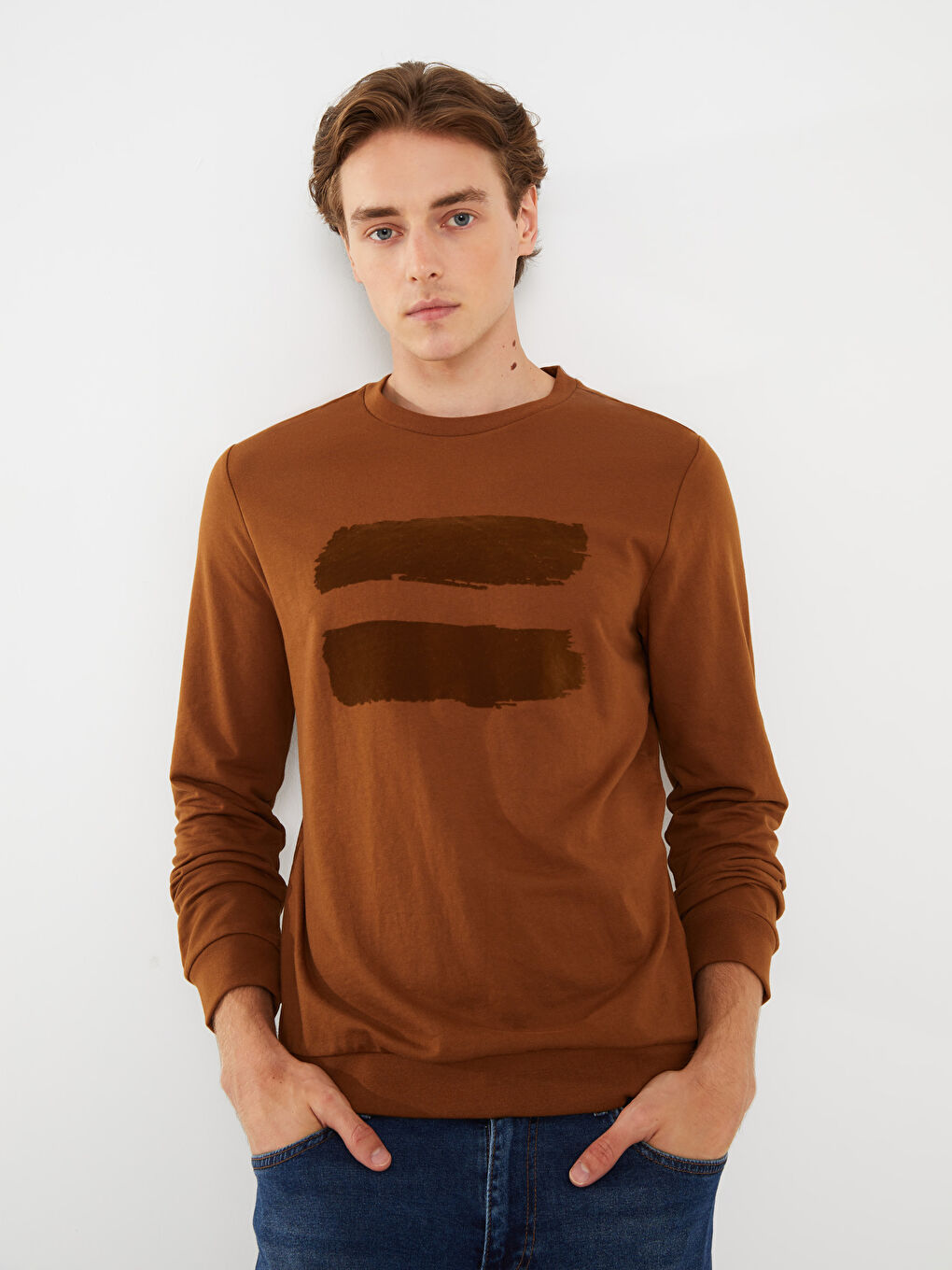 سويت شيرت كم طويل مطبوع بياقة دائرية للرجال