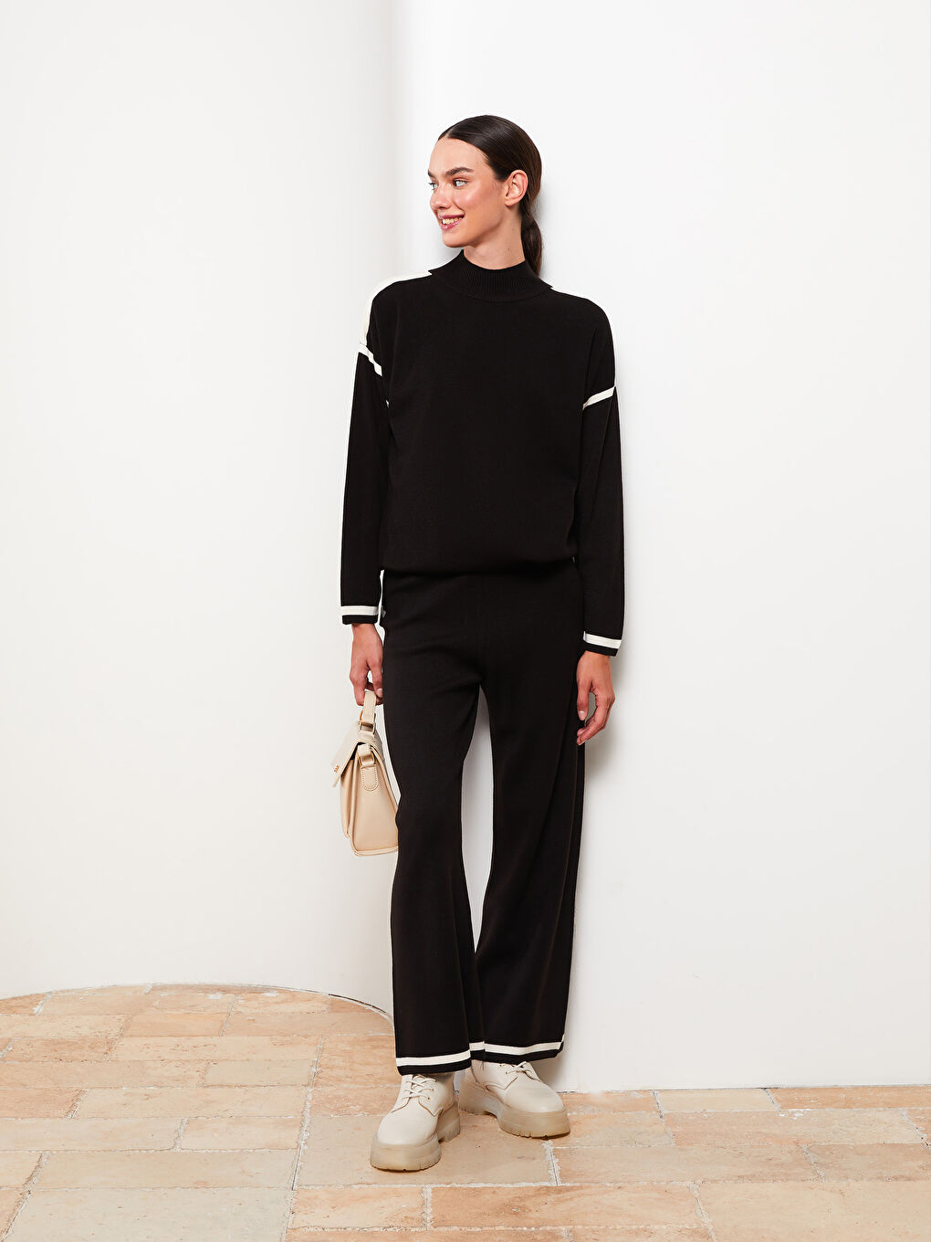 Siyah Kadın Beli Lastikli Düz Triko Pantolon-1