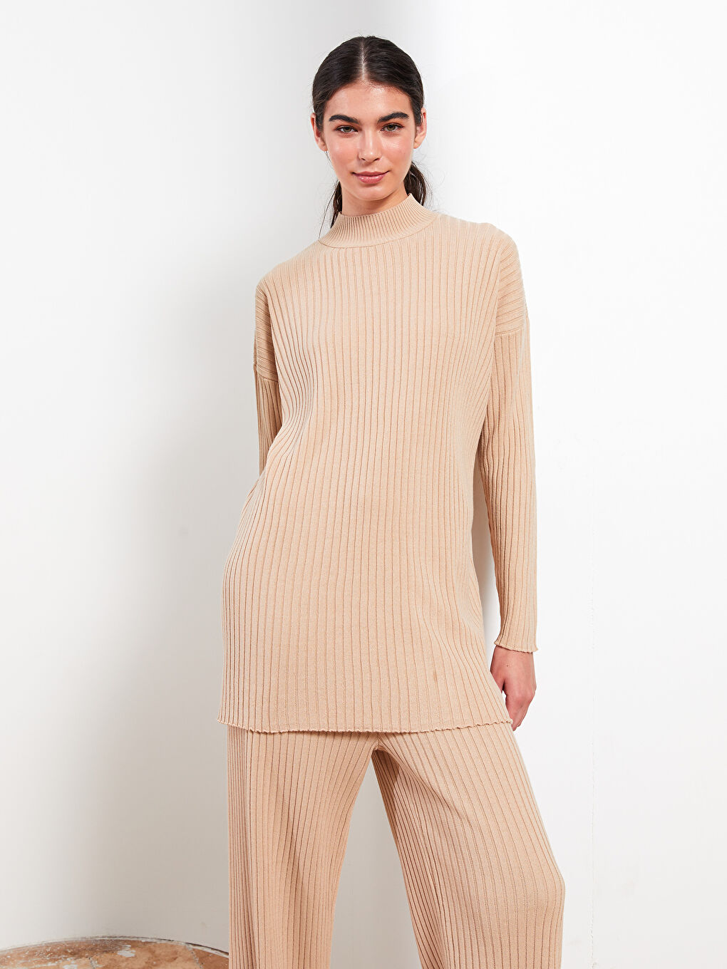 Bej Yarım Balıkçı Yaka Oversize Kadın Triko Tunik