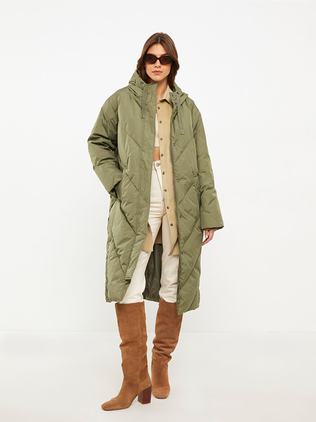 Әйелдерге арналған капюшонды өрнексіз пуховик пальто