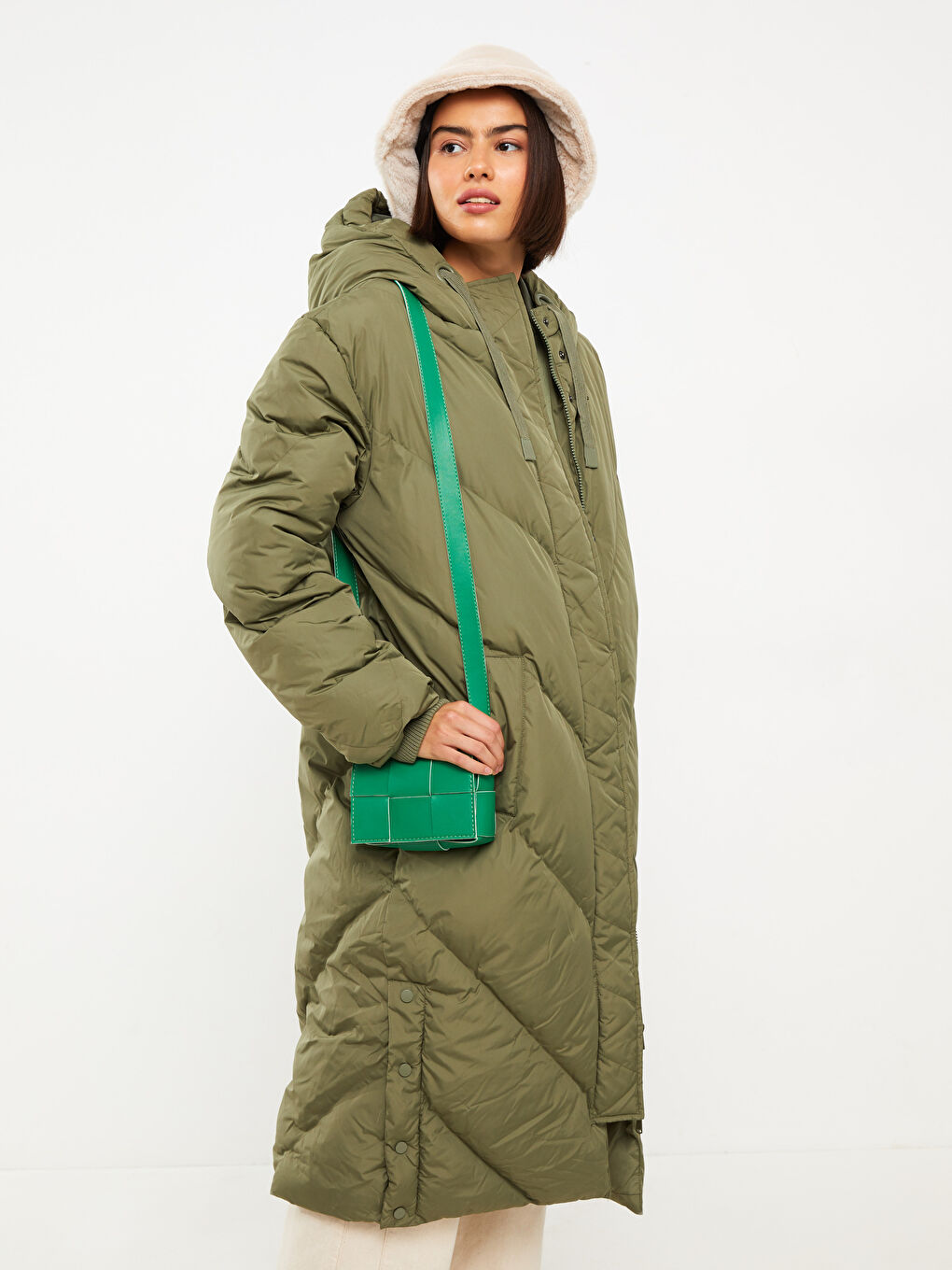 معطف منفوخ نسائي سادة بقبّ-1