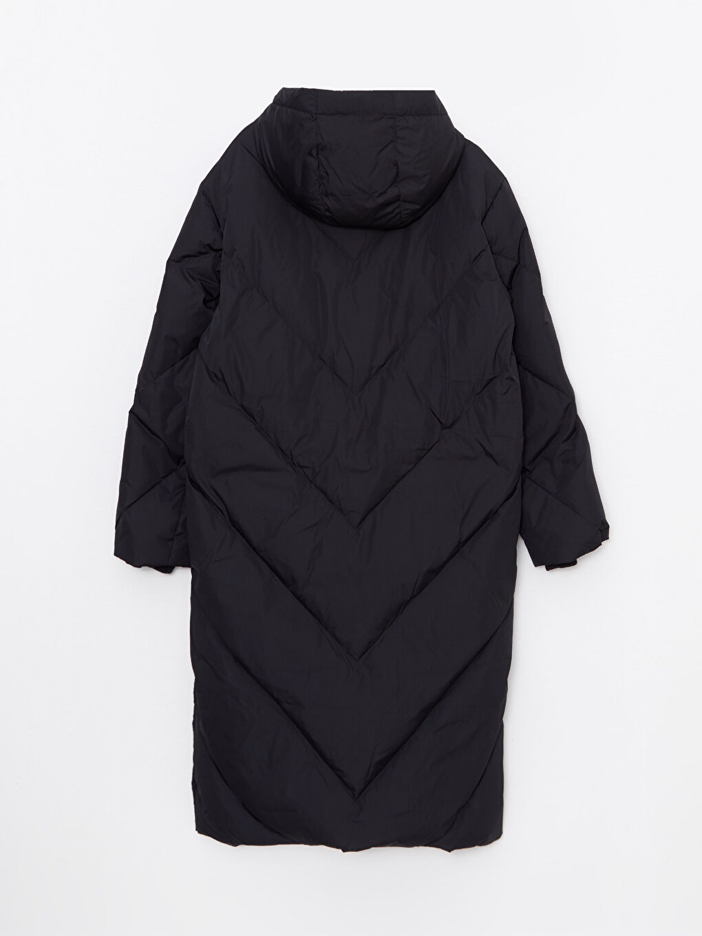 Женский однотонный пуховик с капюшоном-7