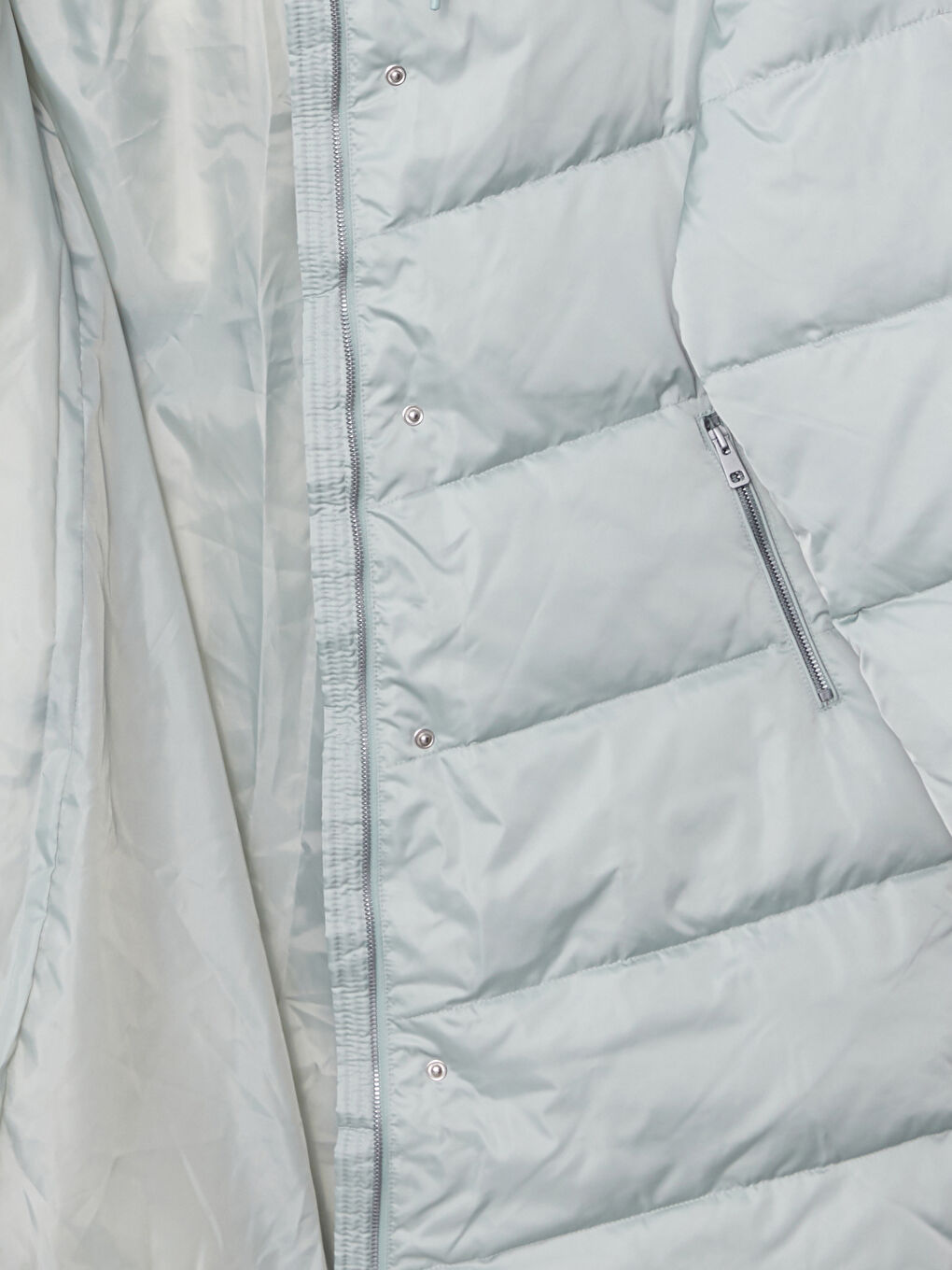 Әйелдерге арналған капюшонды өрнексіз пуховик пальто-8