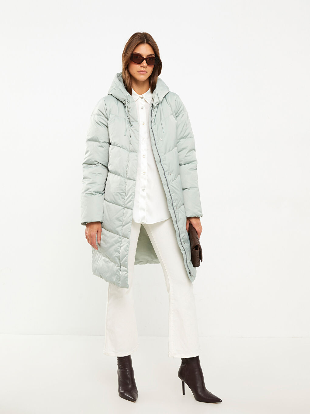 Әйелдерге арналған капюшонды өрнексіз пуховик пальто