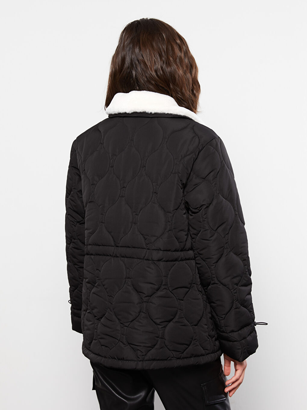 بالطو بياقة قميص منقوش بتفاصيل جيوب وكم طويل للسيدات-5