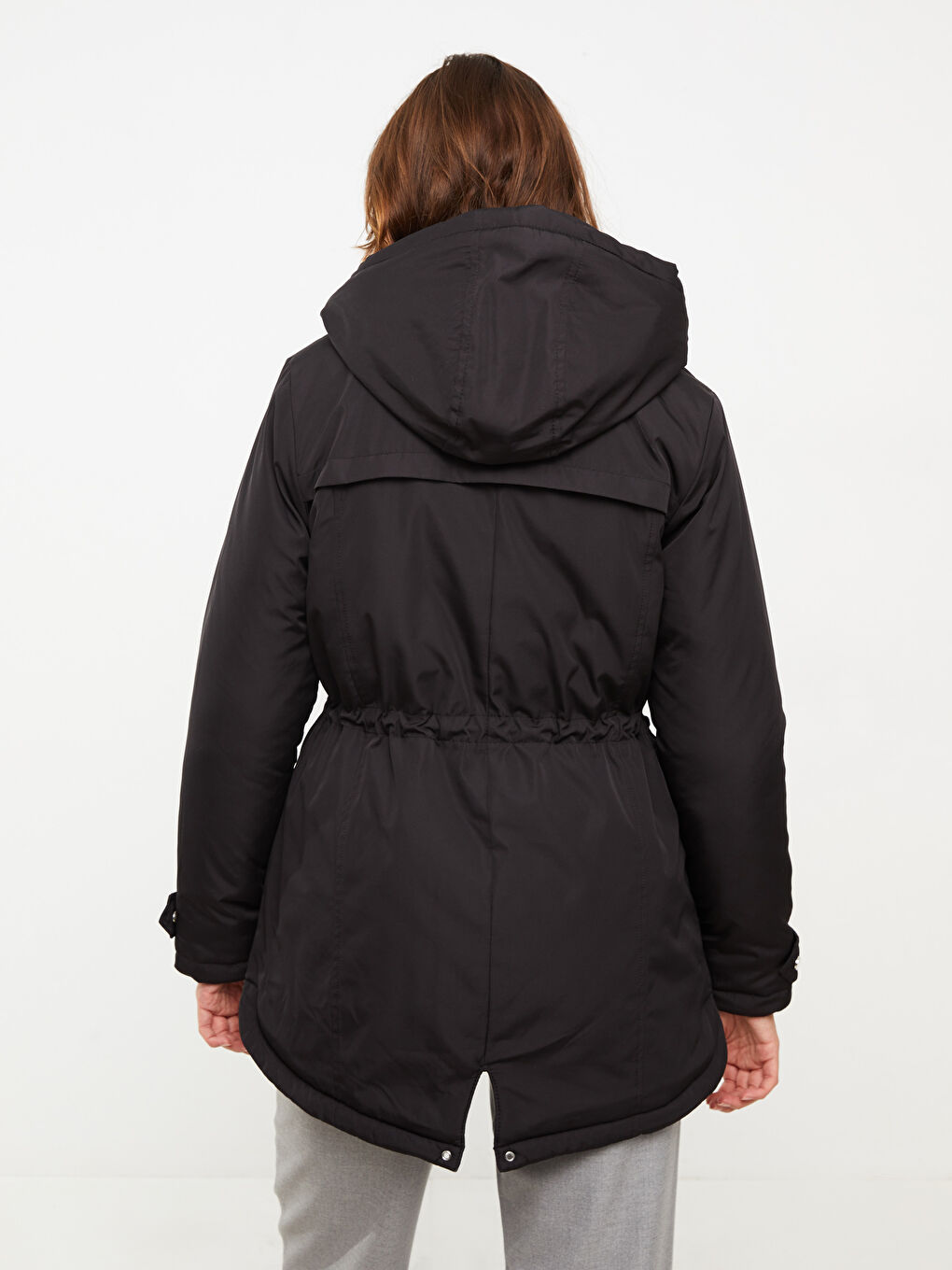 Siyah Kapüşonlu Yaka Düz Uzun Kollu Kadın Parka-5