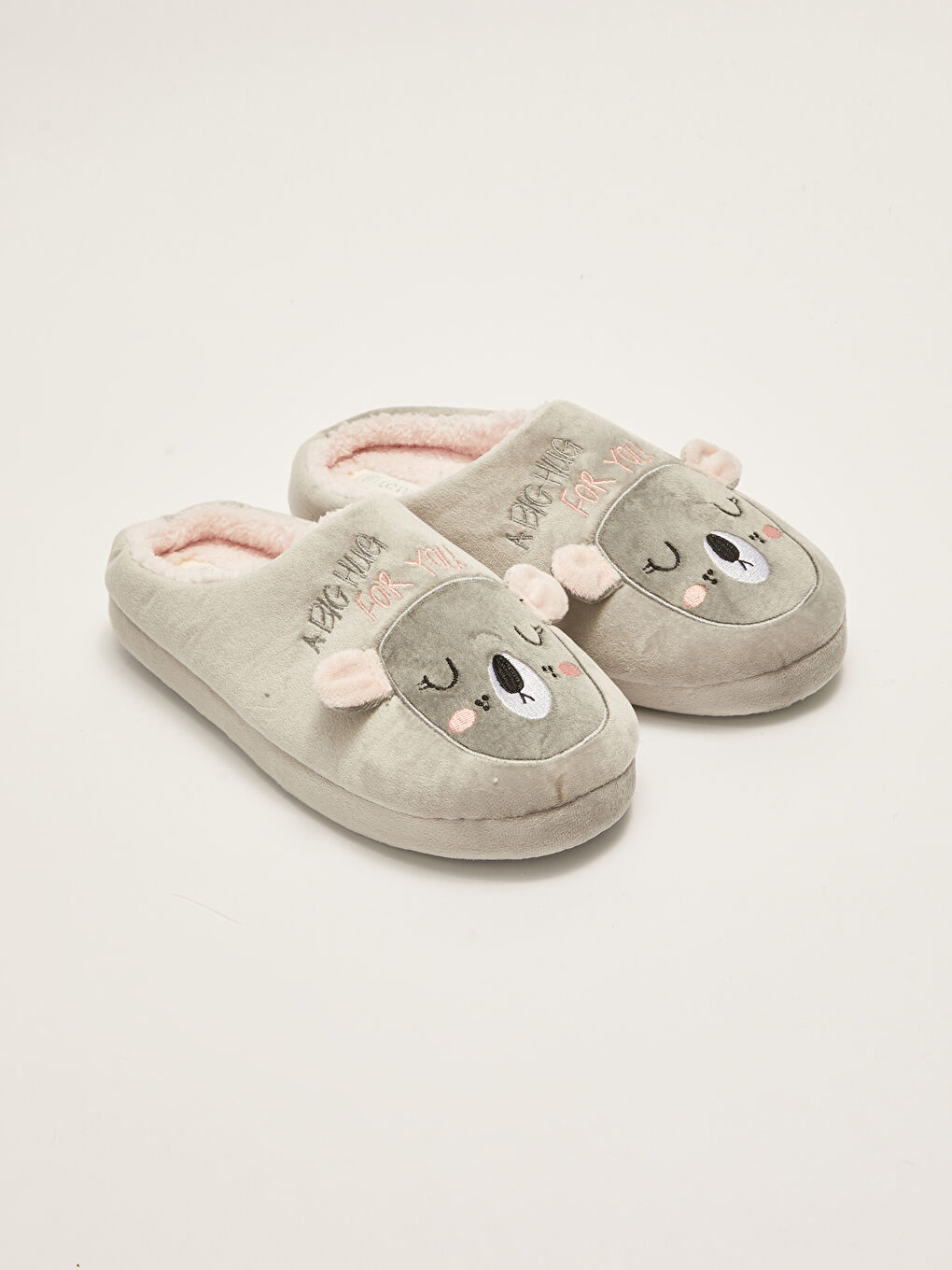 Gri Nakış Detaylı Pelüş Kadın Ev Terliği