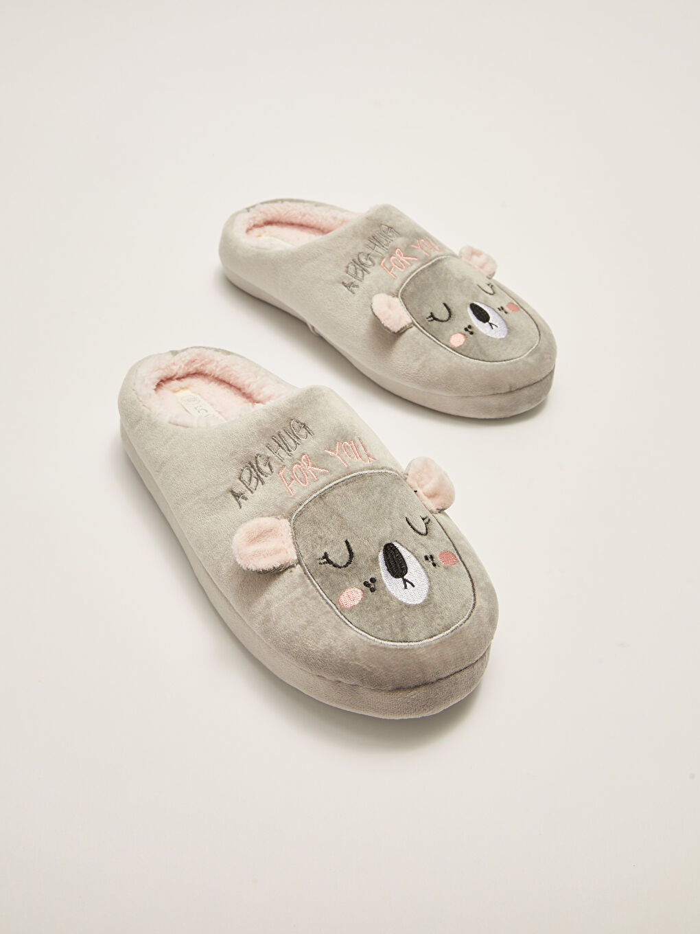 Gri Nakış Detaylı Pelüş Kadın Ev Terliği-2