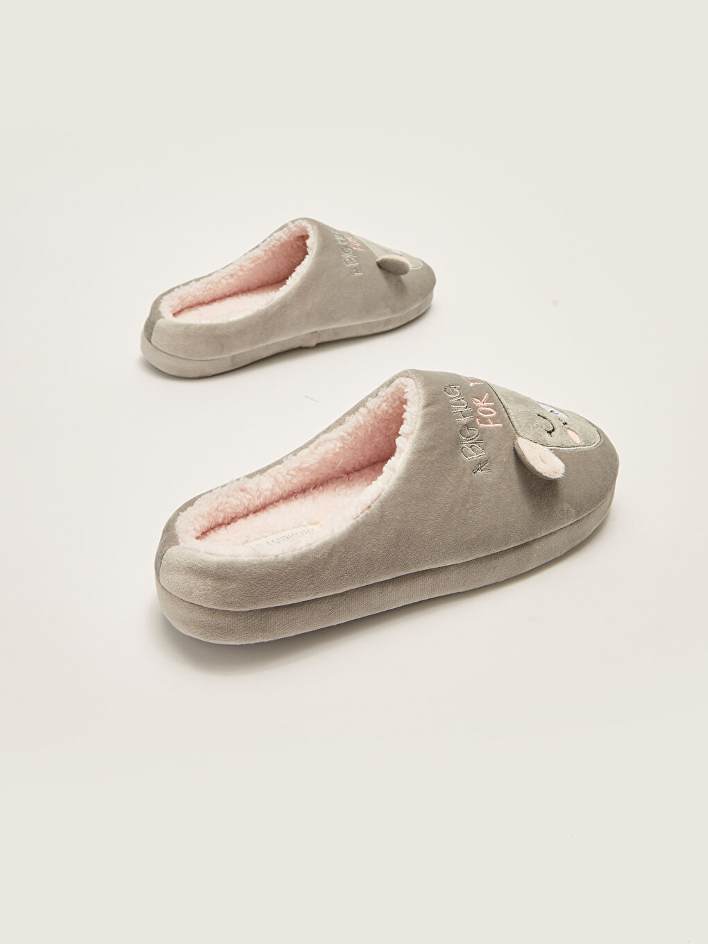 Gri Nakış Detaylı Pelüş Kadın Ev Terliği-4