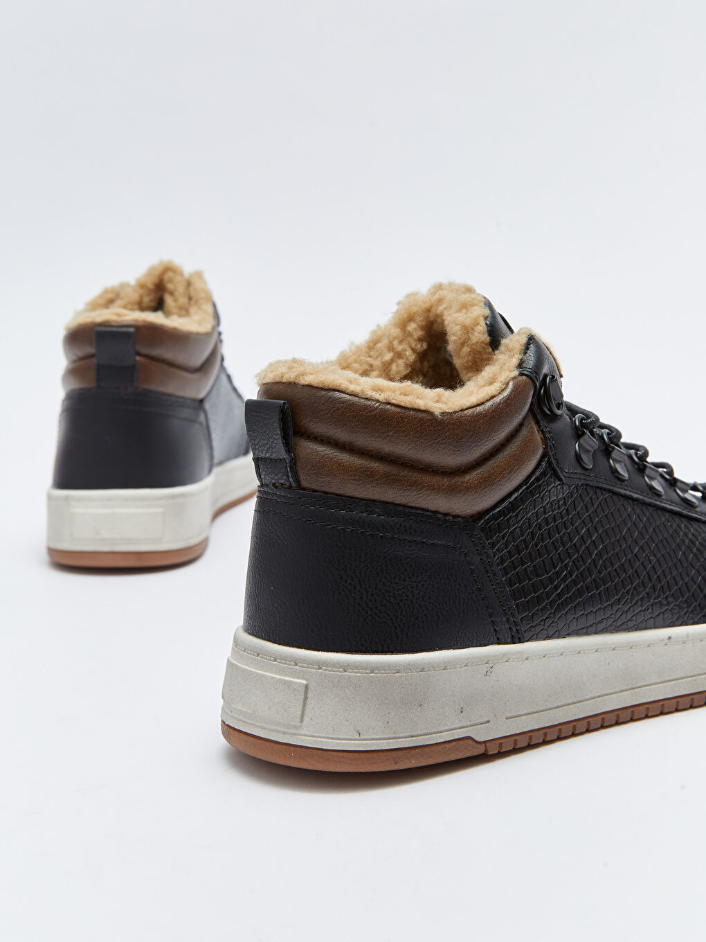 Siyah Deri Görünümlü Bağcıklı Erkek Bot-4