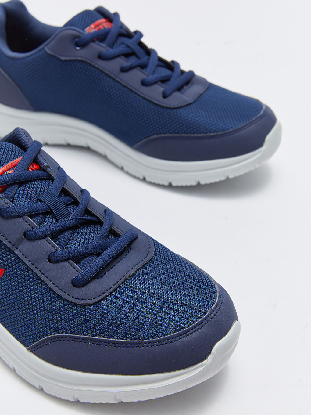 Мужские активные кроссовки на шнуровке-2