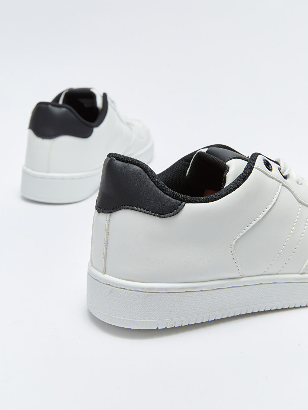 ხელოვნური ტყავის თასმებიანი სპორტული ფეხსაცმელი მამაკაცებისთვის-4