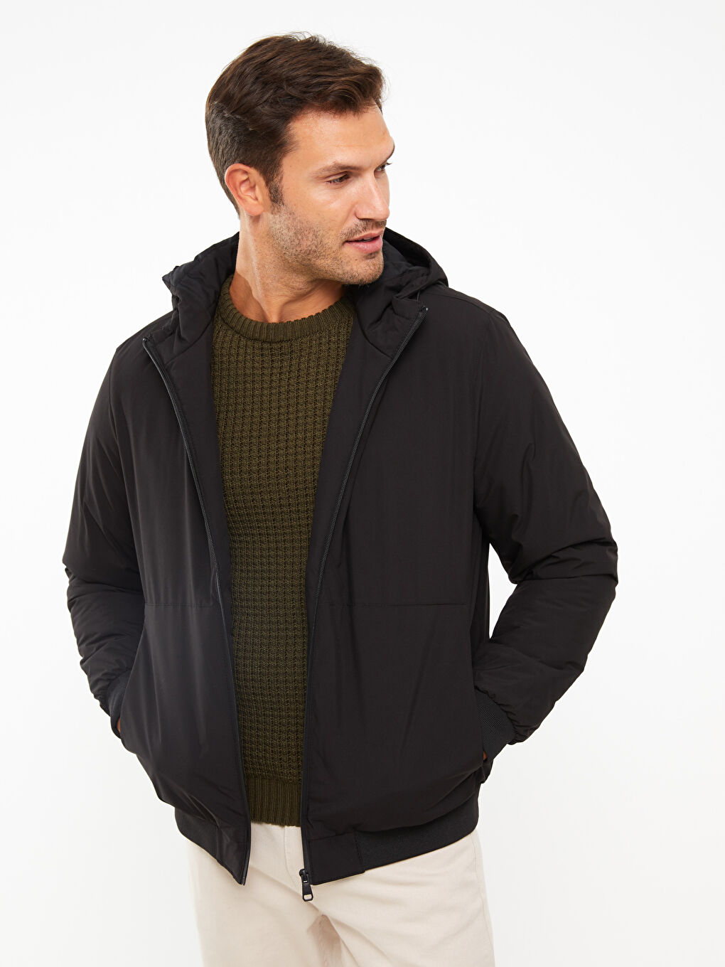 Siyah Standart Kalıp Kapüşonlu Erkek Mont-2