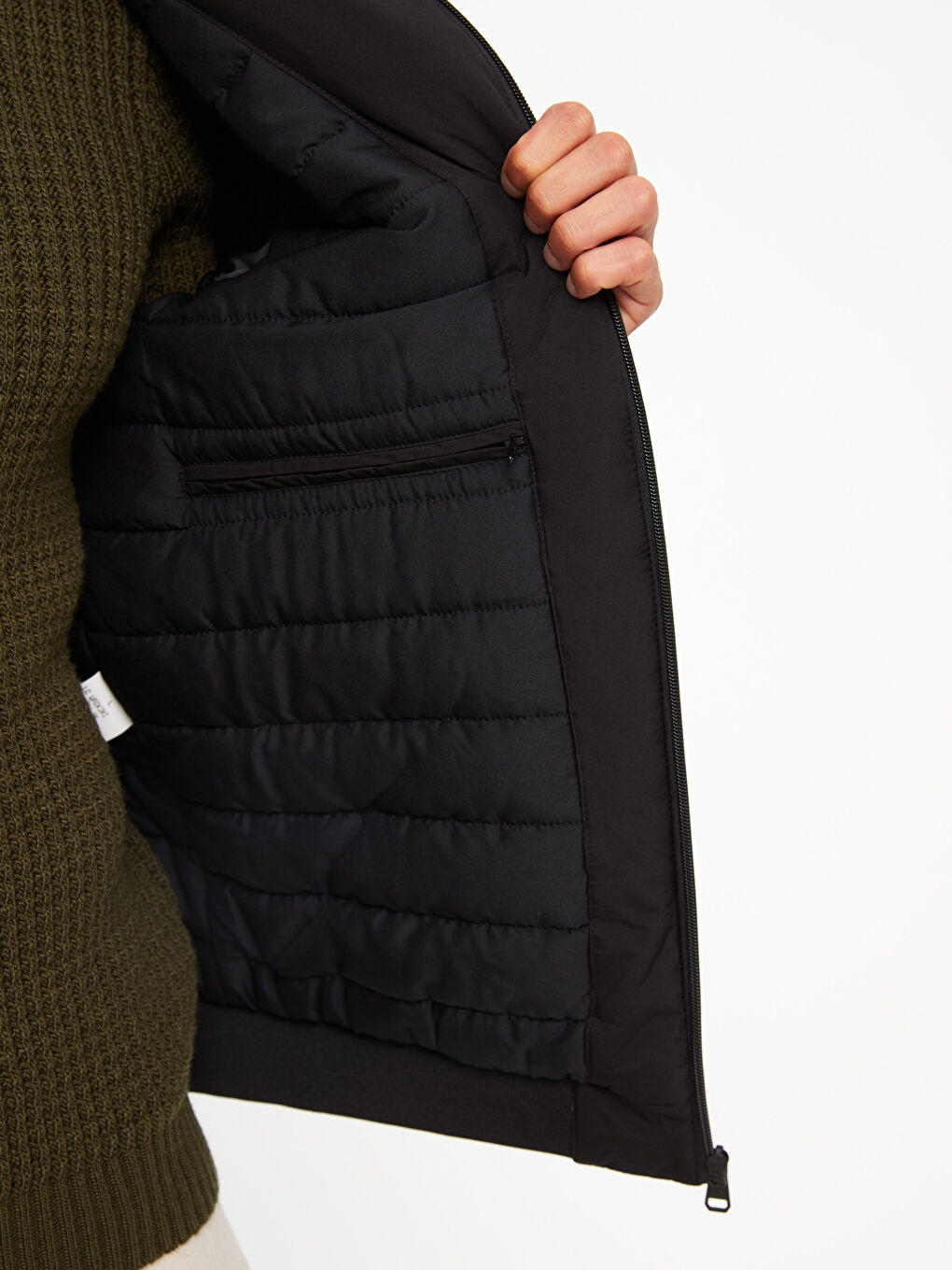 Siyah Standart Kalıp Kapüşonlu Erkek Mont-3