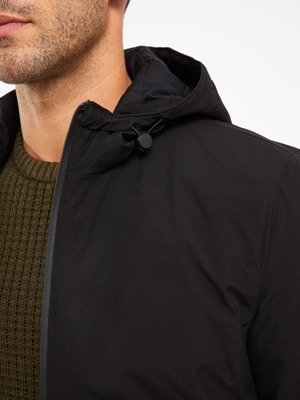 Siyah Standart Kalıp Kapüşonlu Erkek Mont-4