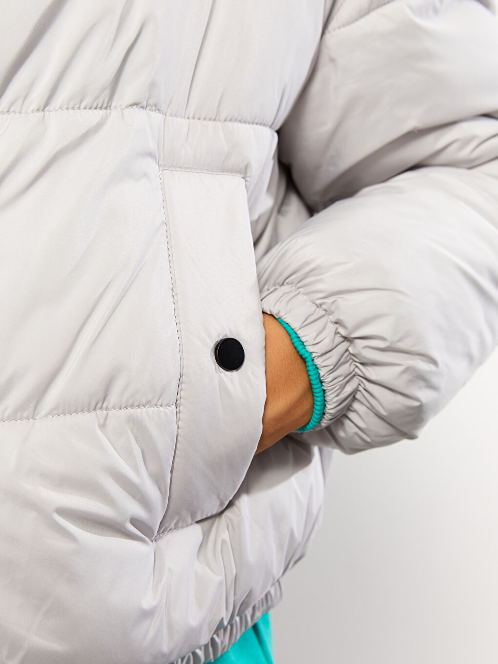 Stand Up Collar Color Block Long Sleeve Women's Down Jacket-3