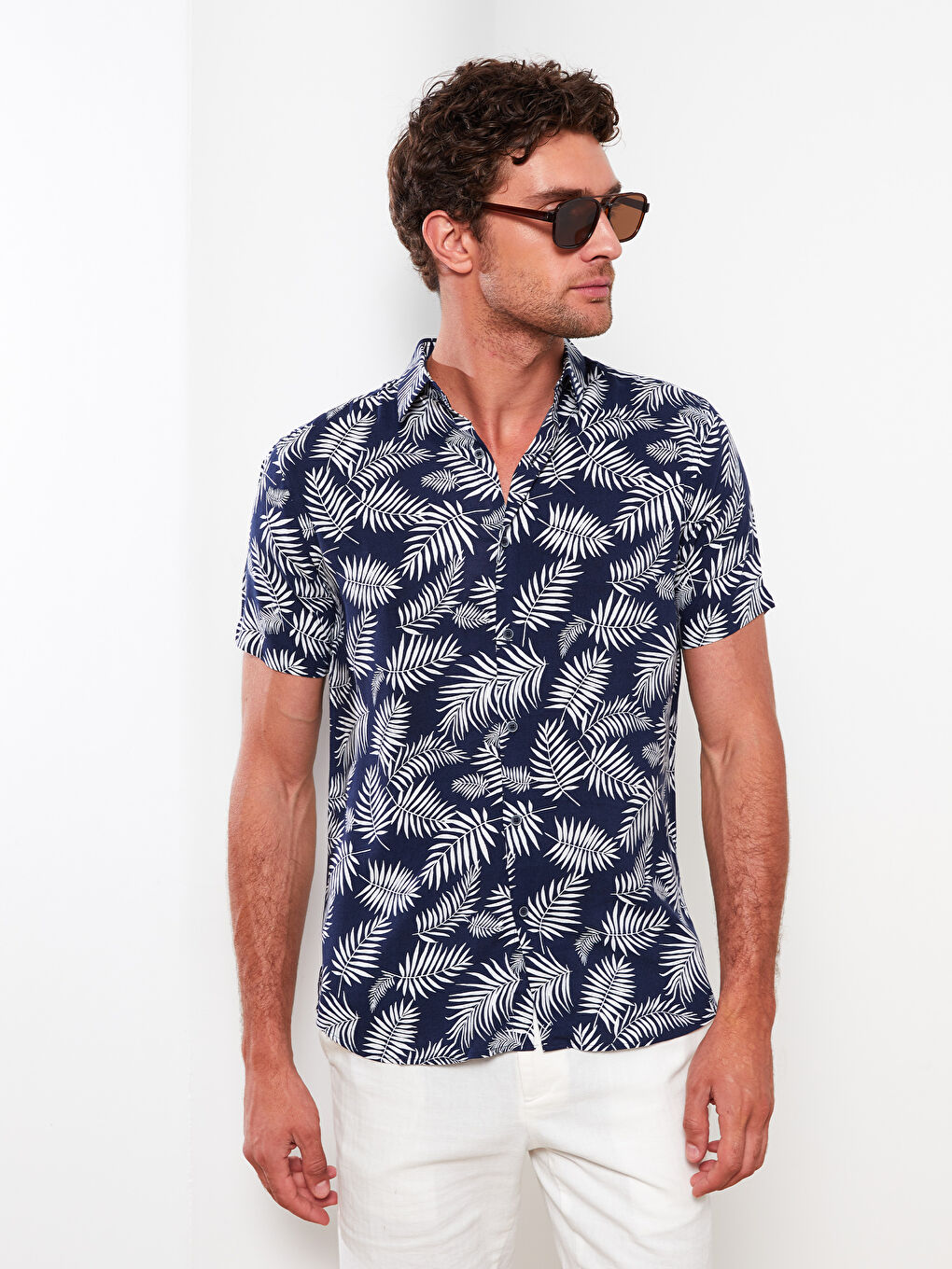 LCW Vision Slim Fit Kısa Kollu Desenli Viskon Erkek Gömlek -W21895Z8-MTY