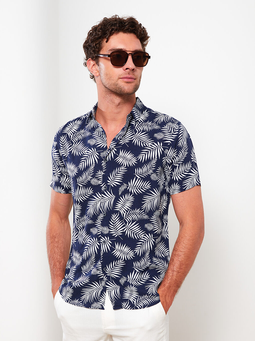 LCW Vision Slim Fit Kısa Kollu Desenli Viskon Erkek Gömlek -W21895Z8-MTY