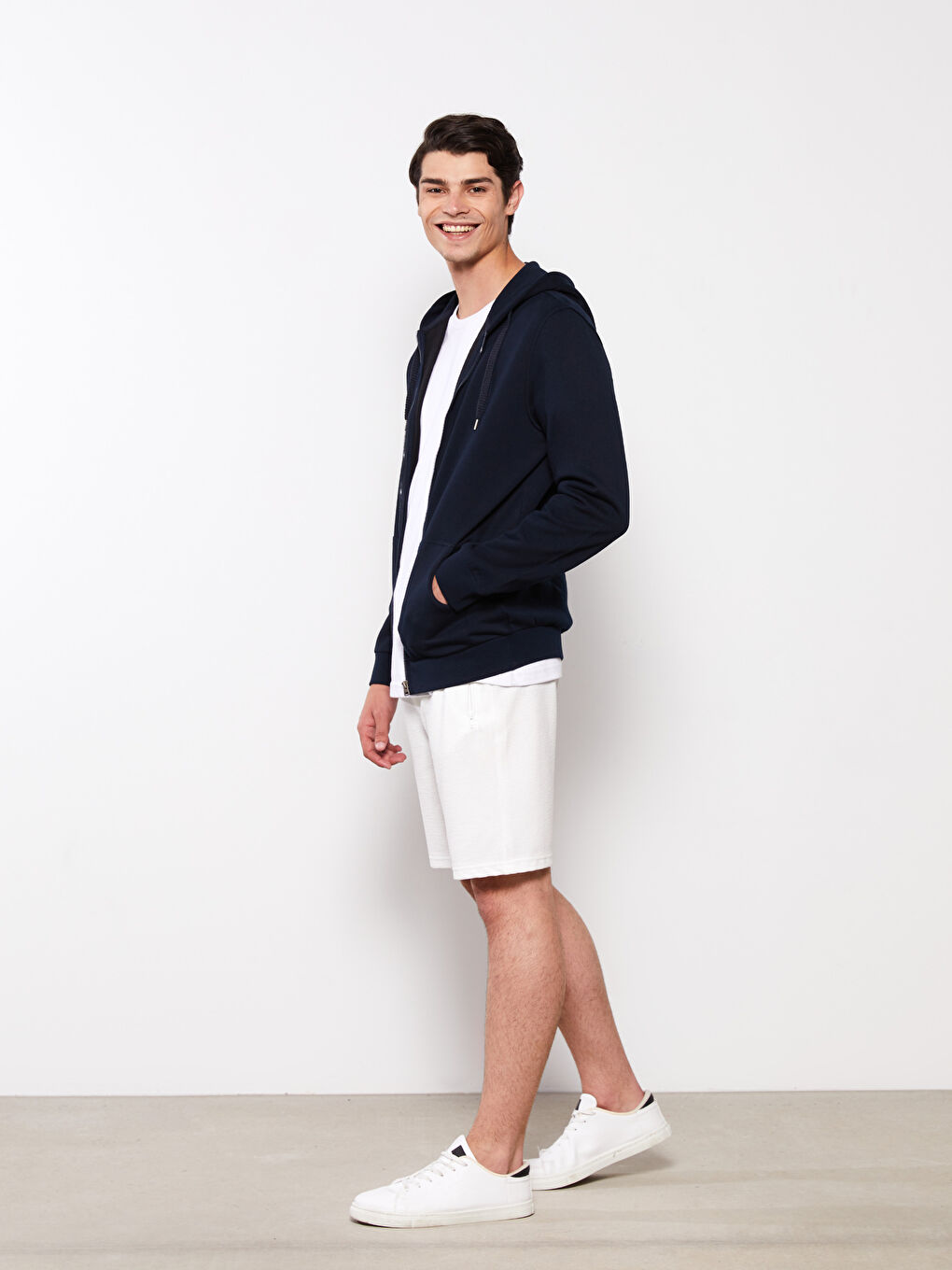 LCWAIKIKI Basic Comfortable Fit Hooded Men's Thick Sports Cardigan -W21902Z8-RFH