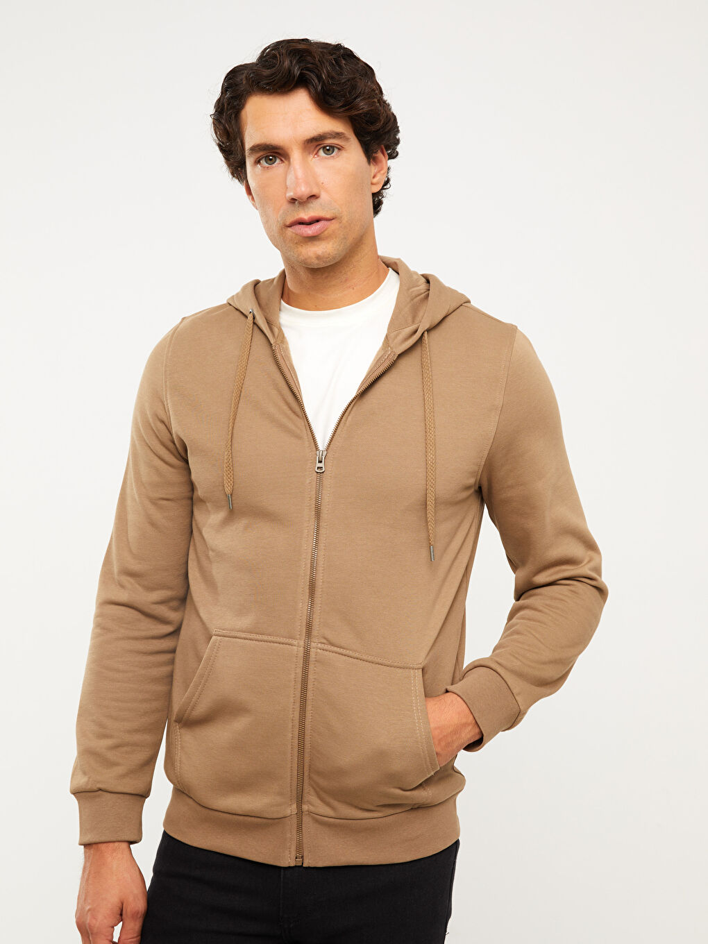 LCWAIKIKI Basic Comfortable Fit Hooded Men's Thick Sports Cardigan -W21902Z8-GUT