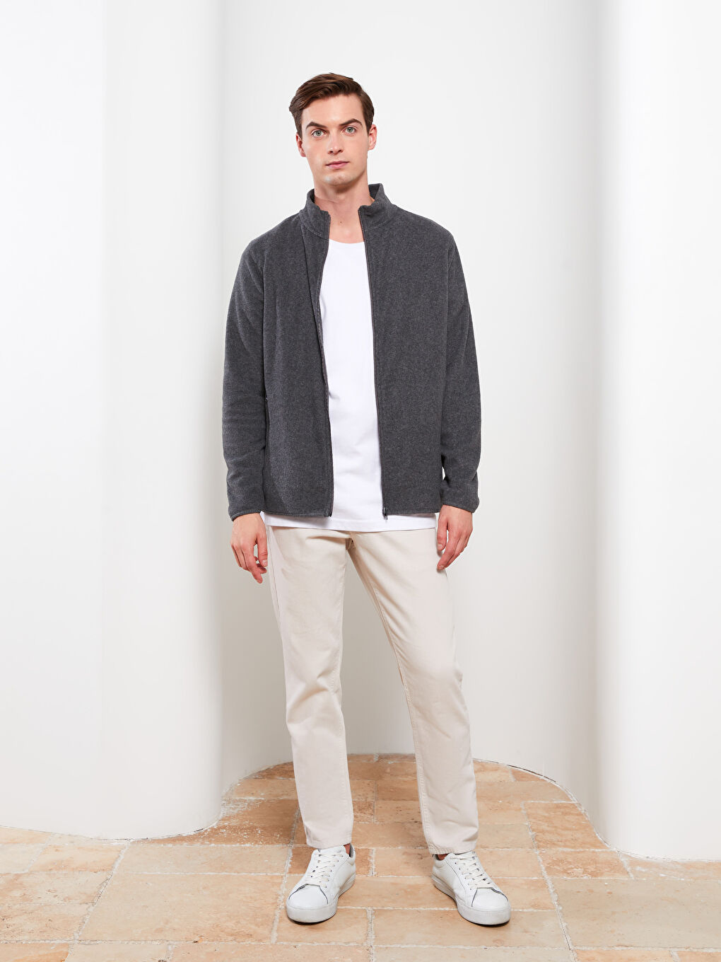 Gri Rahat Kalıp Dik Yaka Erkek Spor Hırka