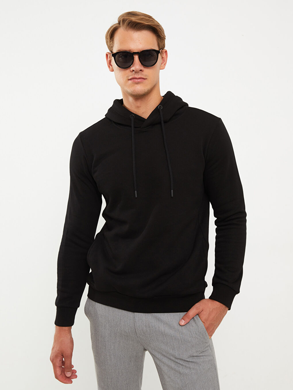 LCWAIKIKI Basic Siyah Uzun Kollu Erkek Kalın Hoodie - 1