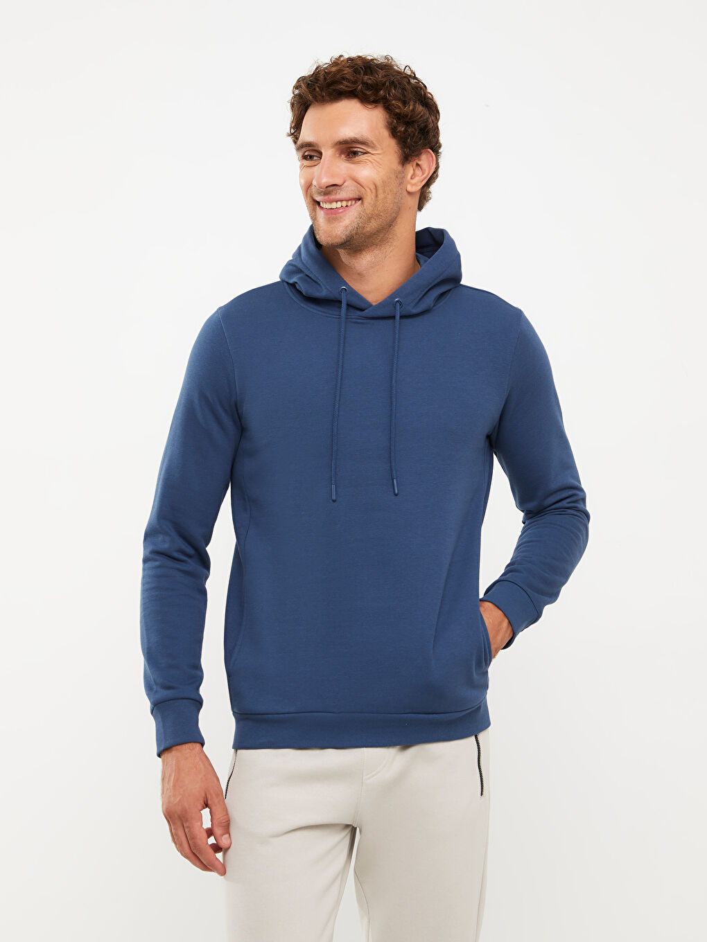 LCWAIKIKI Basic Lacivert Uzun Kollu Erkek Kalın Hoodie - 1