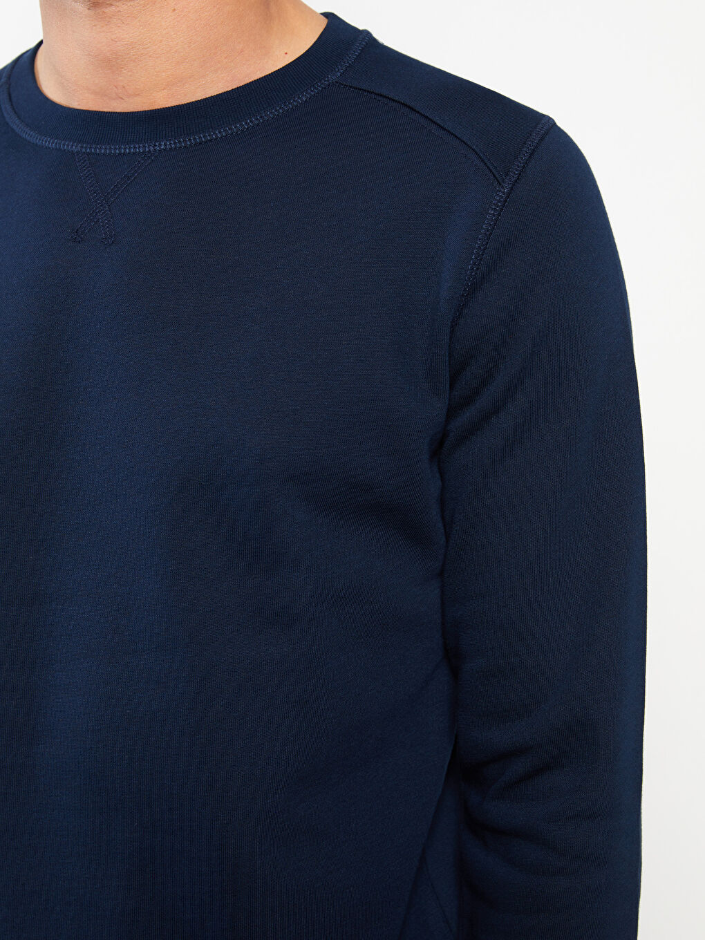 LCWAIKIKI Basic Crew Neck Long Sleeve Men's Thick Sweatshirt -W21907Z8-DWP