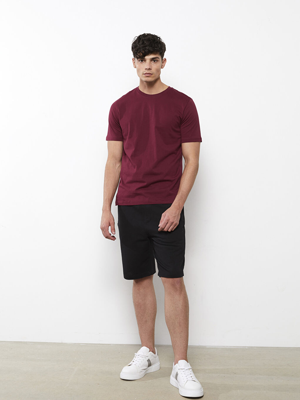 LCWAIKIKI Basic Crew Neck Jersey Men's T-Shirt -W21923Z8-KW8