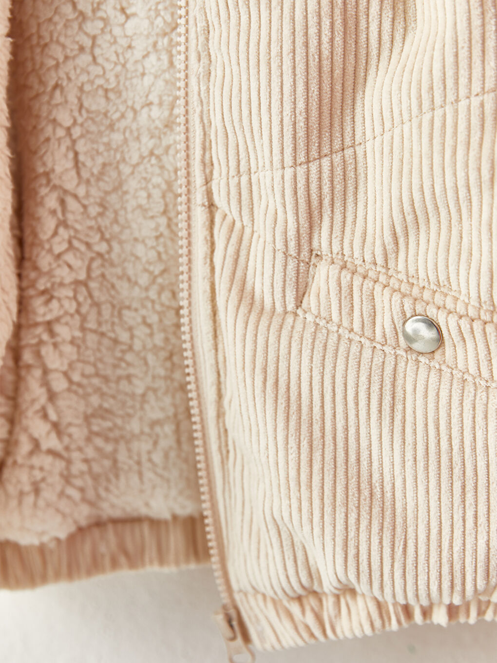 Bej Kapüşonlu Uzun Kollu Kadife Kız Bebek Mont-3